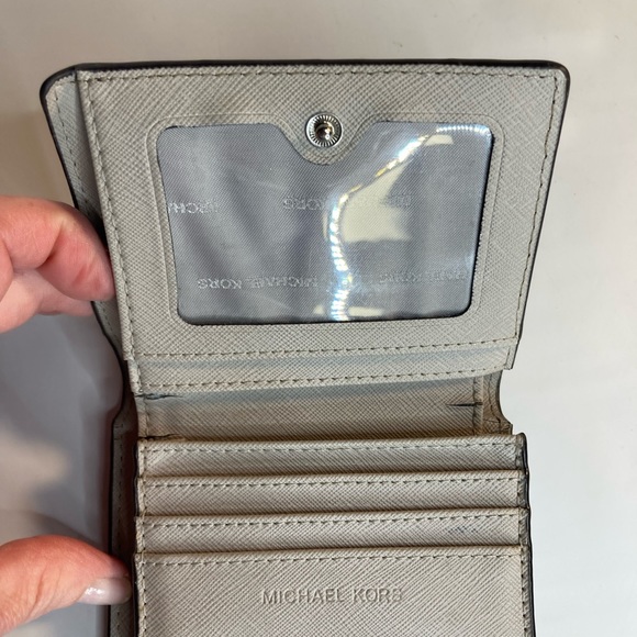 Michael kors Grey Leather pebble fold wallet - Picture 2 of 5